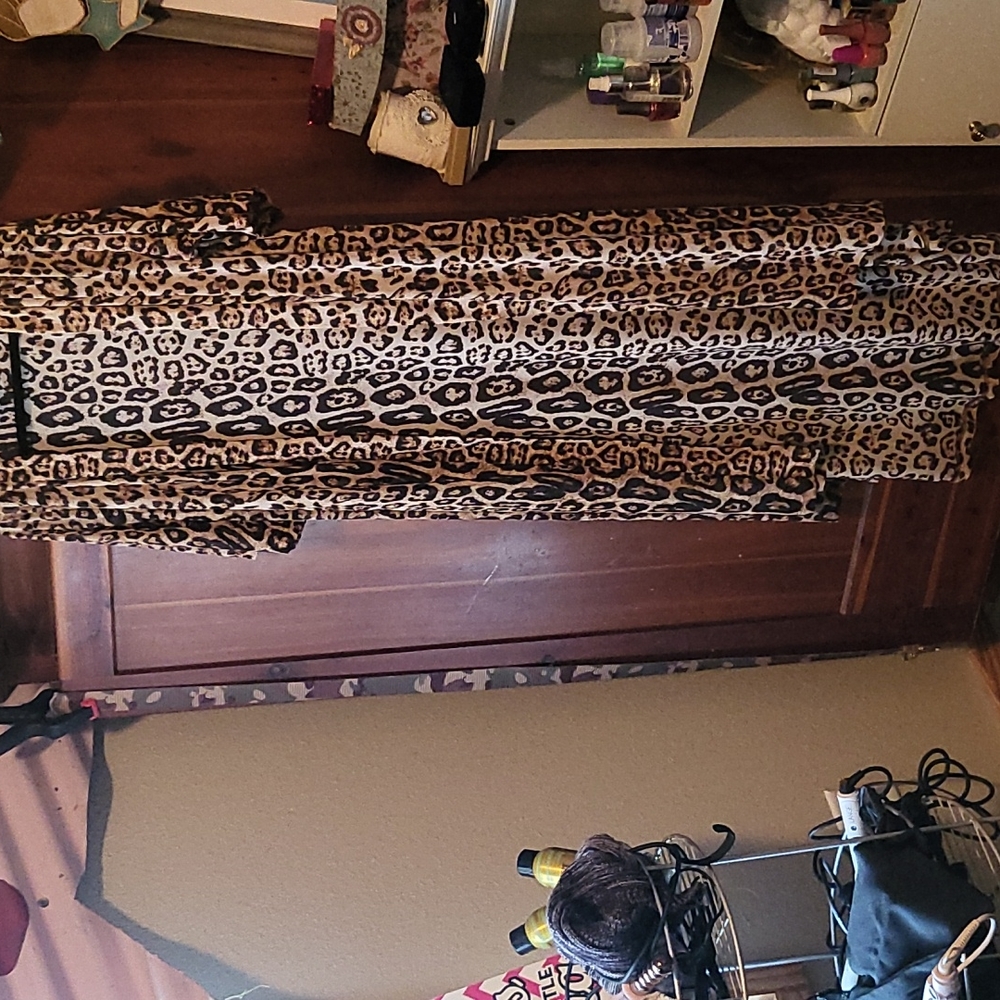 Leopard Kimono one size fits all 55 inches in length. Crazy train. pre-owned.